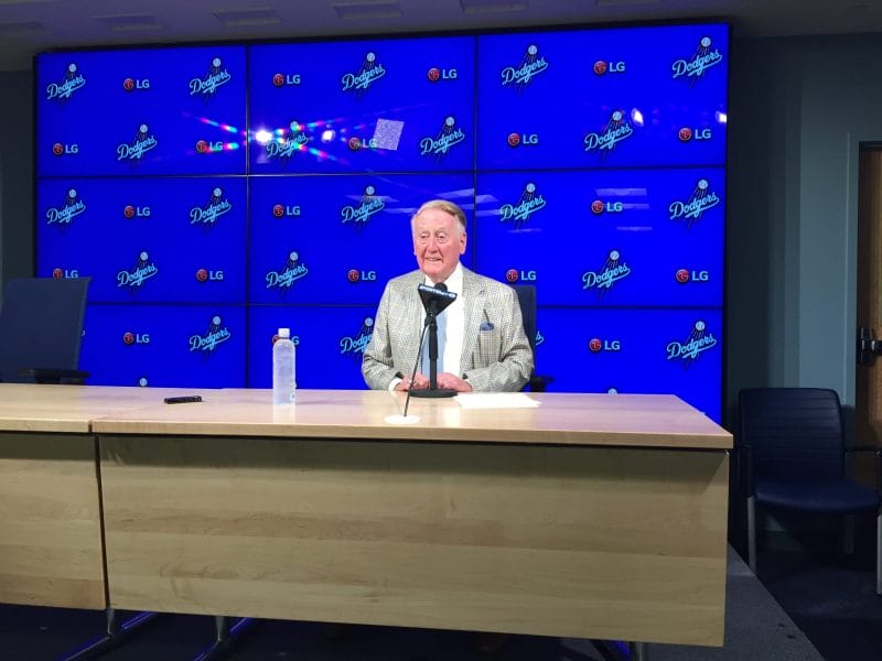 Dodgers News: Vin Scully To Return In 2016 For Final Season