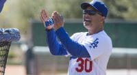 Dave-roberts-dodgers-2016-spring-training