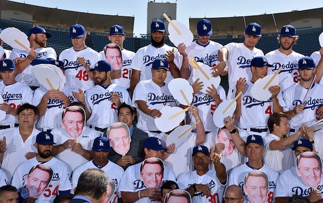Dodgers Video: Team Photo Day Used To Honor Vin Scully