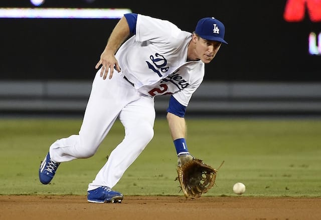 Dodgers Video: Chase Utley Makes No-look, Backhanded Toss To First Base