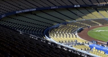Dodger-stadium-seats-2016-nlcs