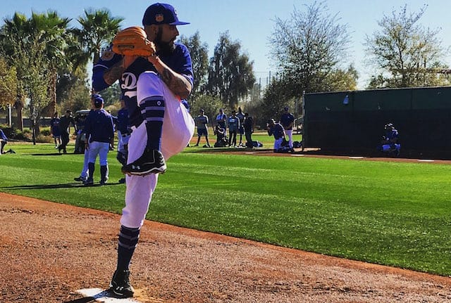 Dodgers Video: Sergio Romo Throws First Bullpen Session Of Spring Training