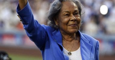 Dodgers News: Jackie Robinson’s Widow, Rachel, Named Recipient Of Buck O’neil Lifetime Achievement Award