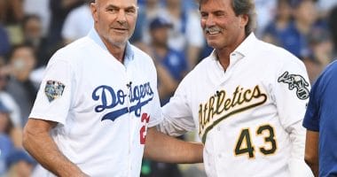 Dennis Eckersley, Kirk Gibson before a 2018 World Series game at Dodger Stadium