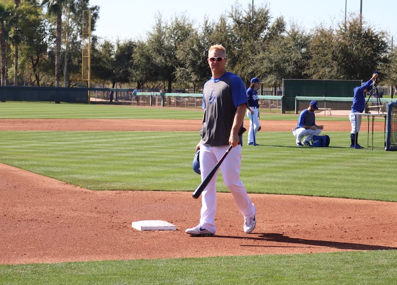 SEE IT: Dodgers rookie Joc Pederson makes coffee run for team while in full  uniform – New York Daily News