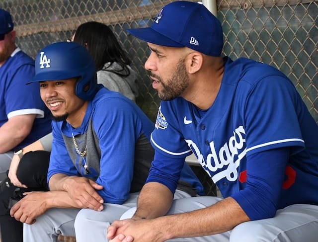 David Price Keeping In Contact With Dodgers Teammates