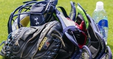 Glove, catcher's gear