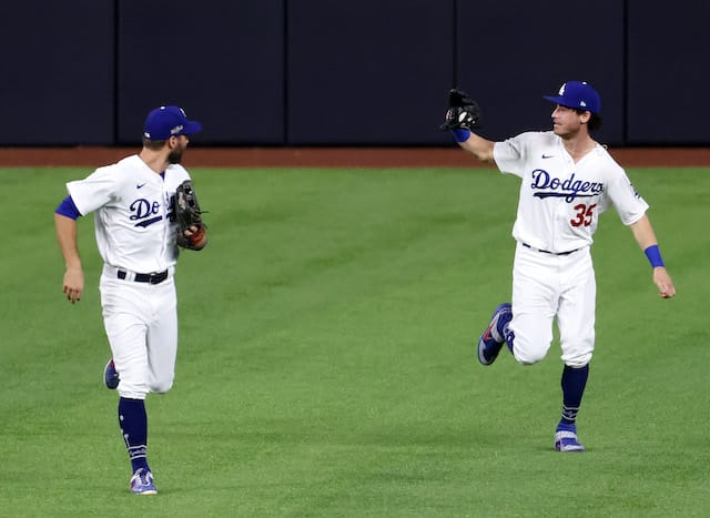 Los Angeles Dodgers center fielder Cody Bellinger (35) in the