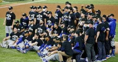 Dodgers win, team photo, 2020 NLDS