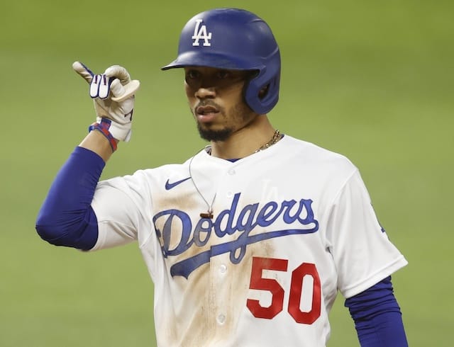 Dodgers Video: Mookie Betts Incorporates Basketball Into Workout