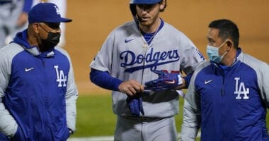 Cody Bellinger, Dave Roberts, Dodgers trainer Yosuke "Possum" Nakajima