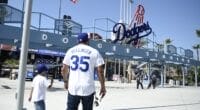Dodger Stadium entrance, Dodgers fans