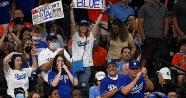 Dodgers fans, Astros signs