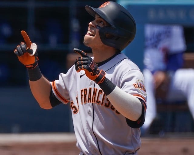 Giants' Dubòn mocks Bauer's sword celebration after home run