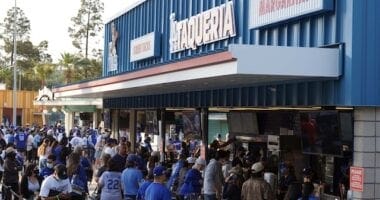 LA Taqueria, Dodgers fans, Dodger Stadium concessions