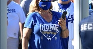 Dodgers fans, masks
