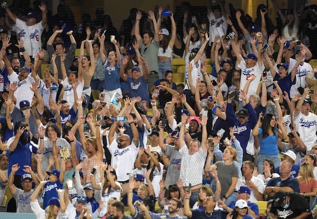 Dodgers fans, the wave