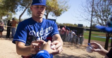 Beau Burrows, Dodgers fans, autograph, 2022 Spring Training