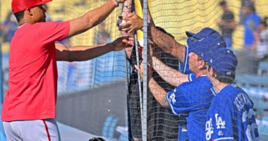 Juan Soto, Dodgers fans, autographs