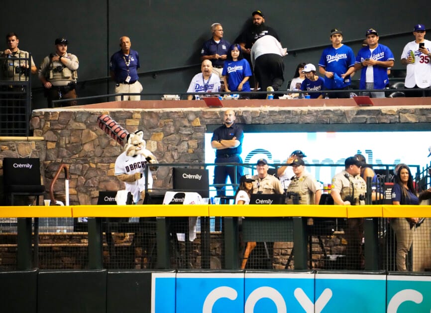 BOOOOO: The Diamondbacks Had Police Protect The Pool Inside Chase Field So  The Dodgers Couldn't Celebrate In It After LA Clinched The NL West