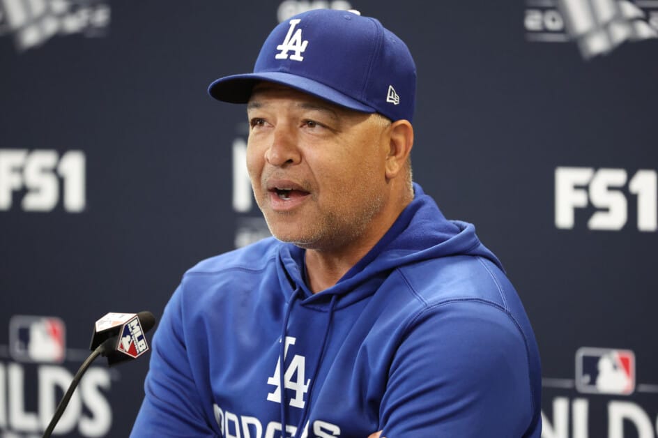 Dave Roberts NL Manager Of The Year Finalist Los Angeles Dodgers MLB Unisex  T-Shirt - REVER LAVIE