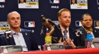 Luis Clemente, Rob Manfred, Justin Turner, 2022 Roberto Clemente Award, Dodgers