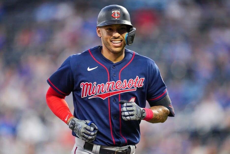 Rumor: Cubs, Phillies expected to chase Carlos Correa, Trea Turner