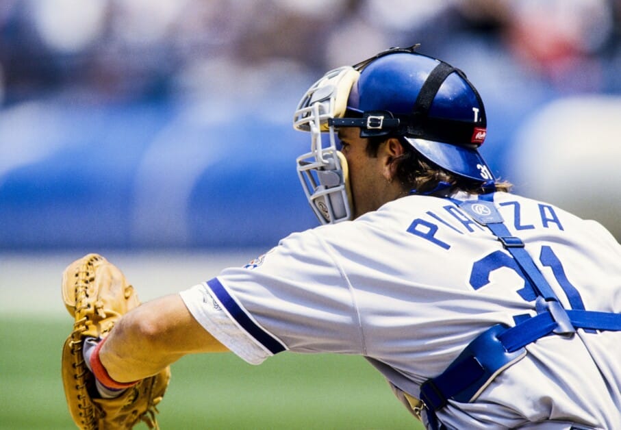 Poll: Should the Dodgers retire Mike Piazza's number?