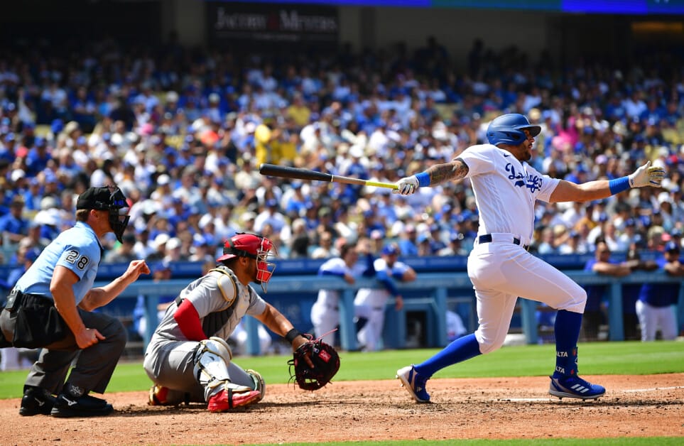 Syndergaard gets 1st Dodgers' win in sweep of Cardinals