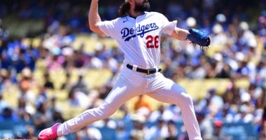 Dodgers pitcher Kershaw mourns his mother on Mother's Day