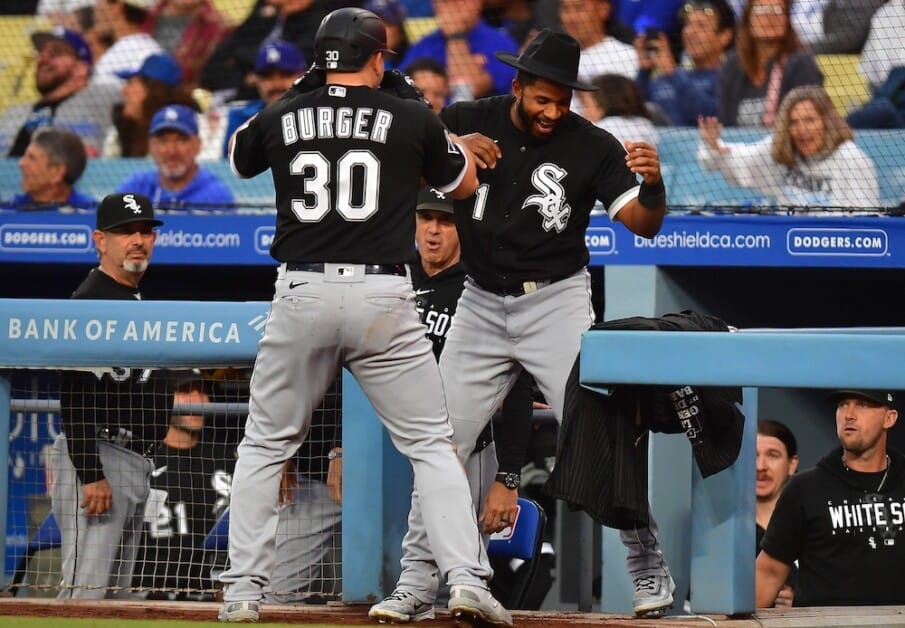 White Sox lose Clevinger and Grifol before beating Dodgers 8-4 to