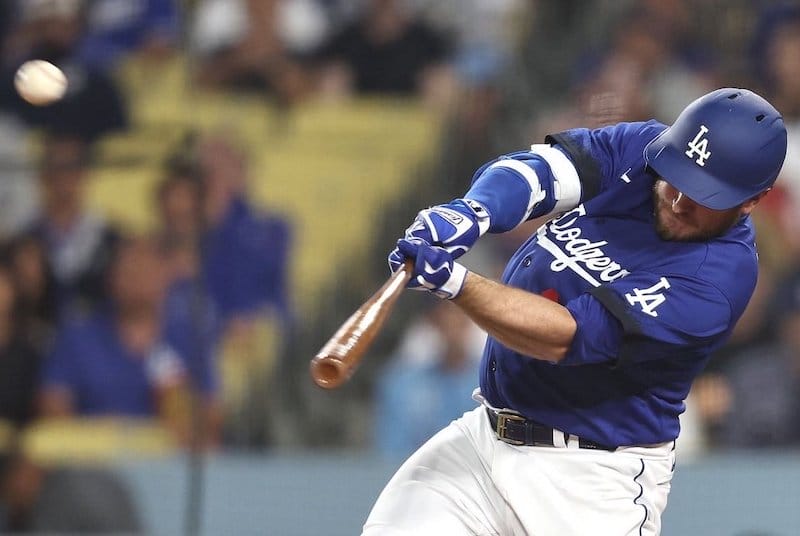 Muncy homers in Dodgers' 5-2 victory over Pirates