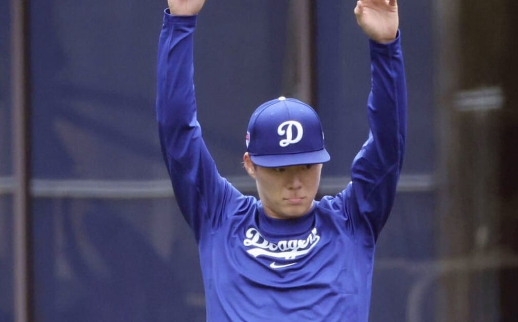 Dodgers Spring Training Video: Tyler Glasnow Throws First Bullpen Session