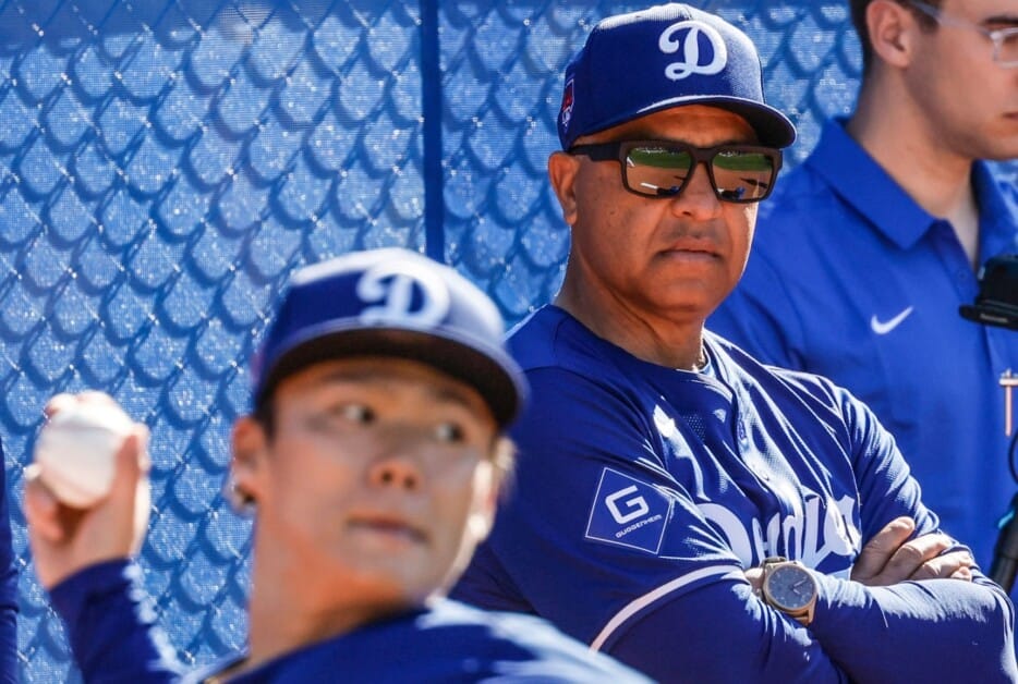 Yoshinobu Yamamoto, Dave Roberts, Dodgers workout, 2024 Spring Training